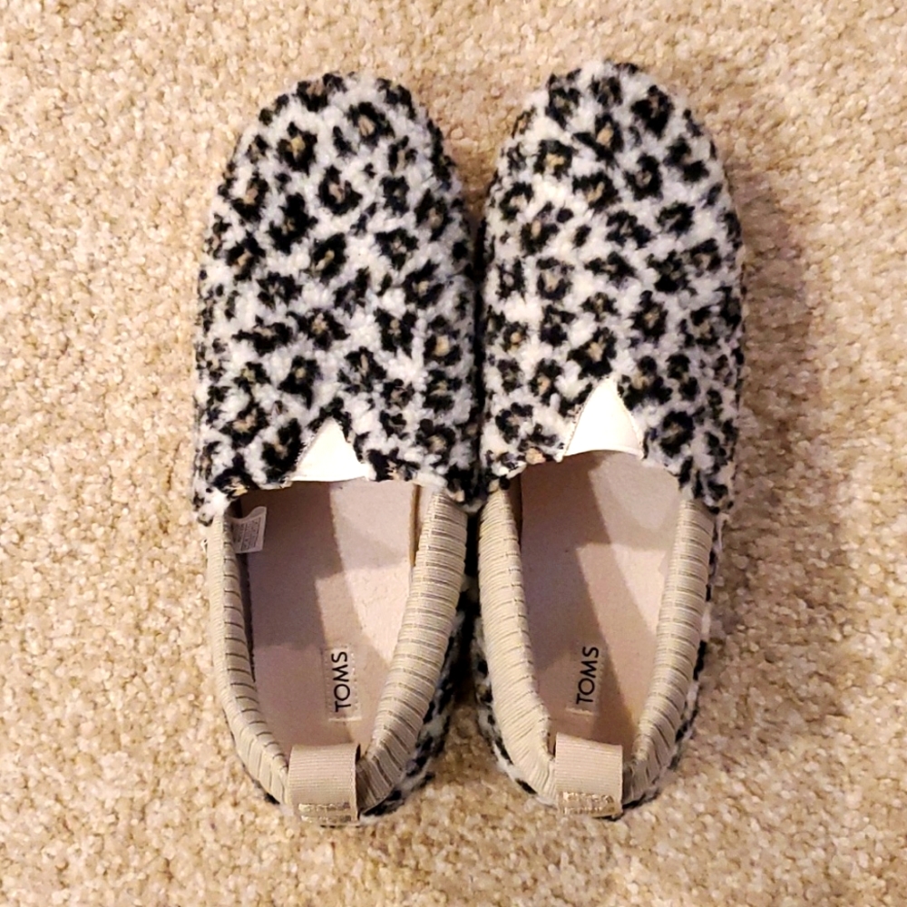 TOMS leopard print shoes